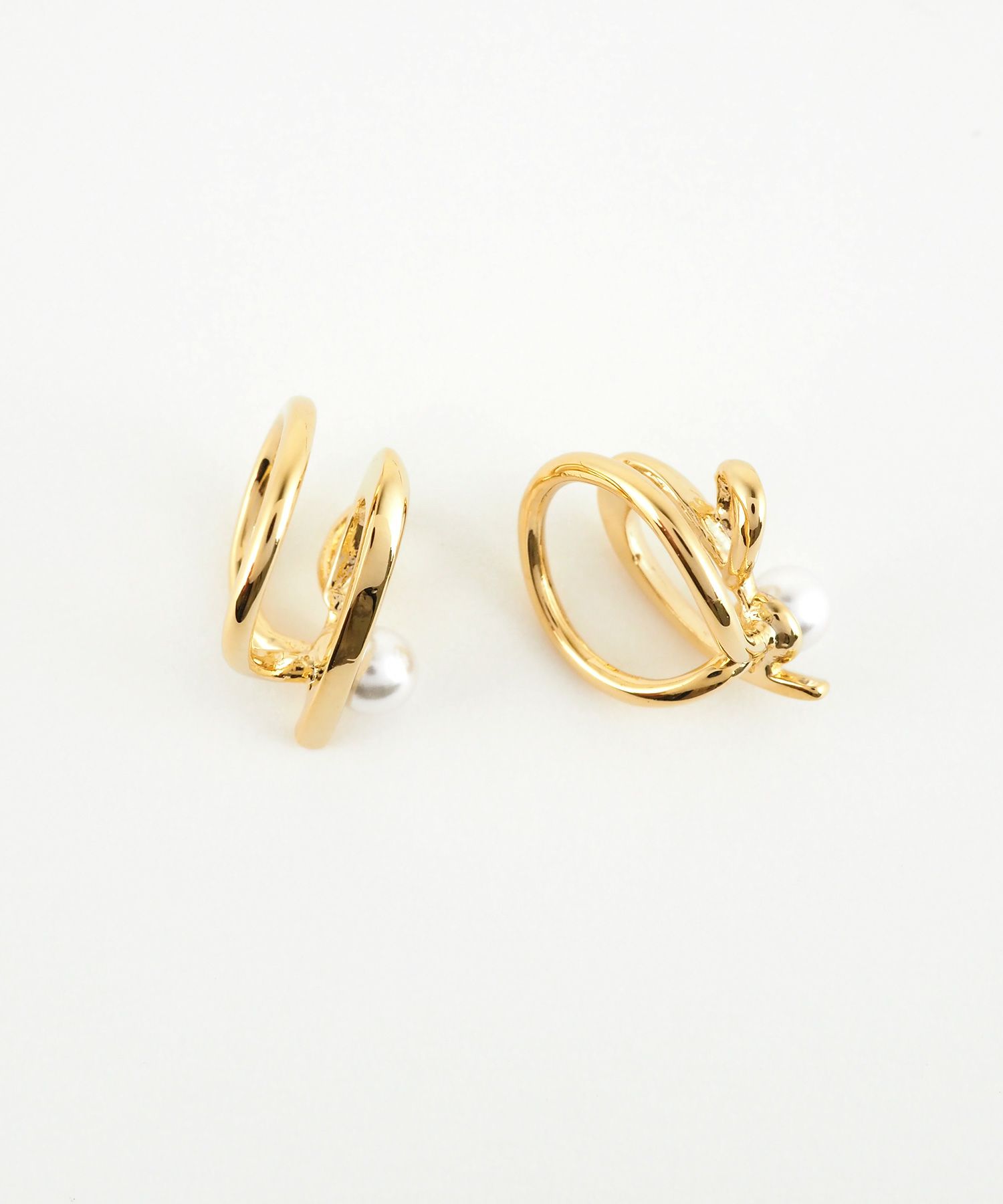 ニュアンスハートパールラウンドメタルイヤリング