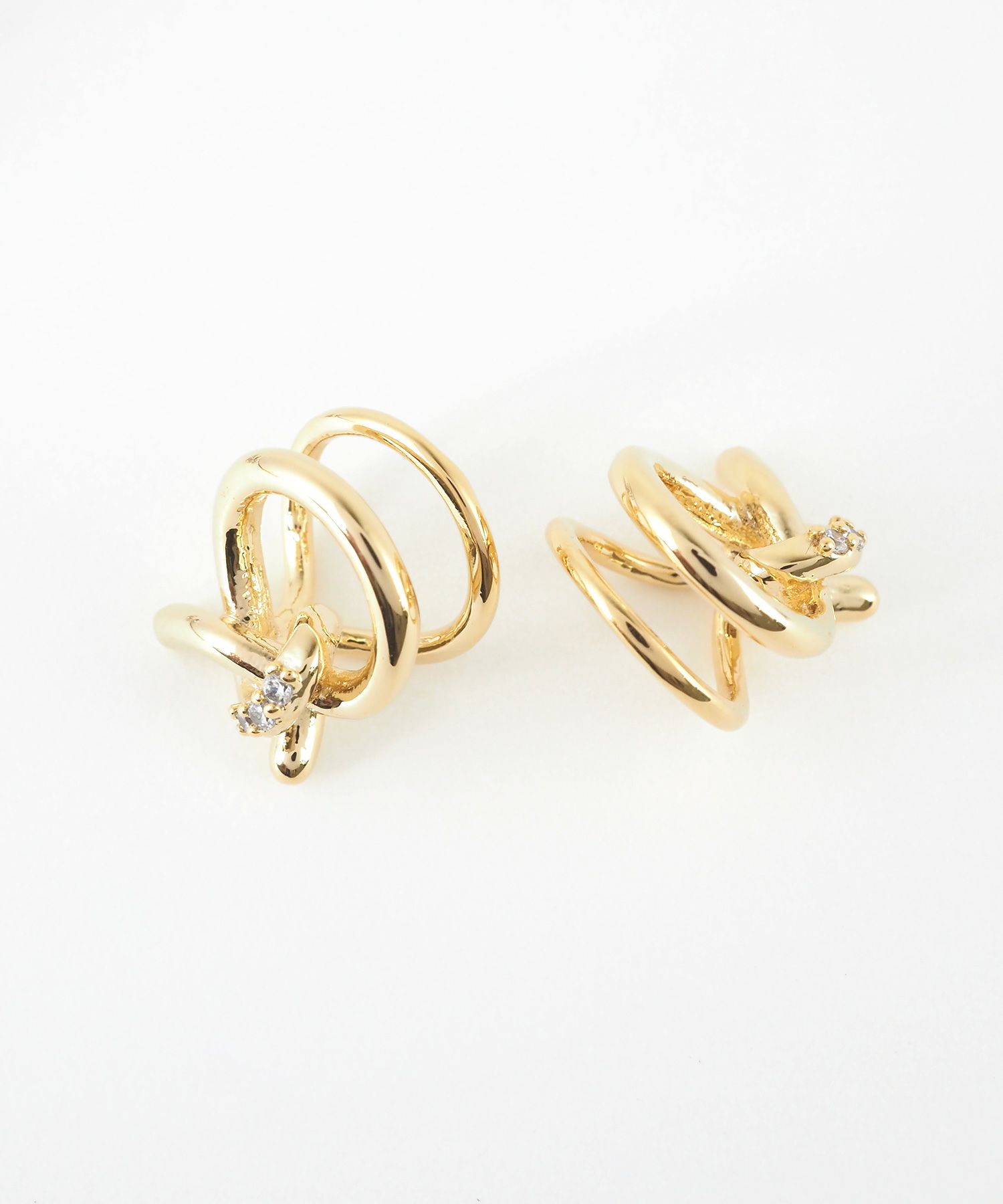 スリークノットラウンドメタルイヤリング