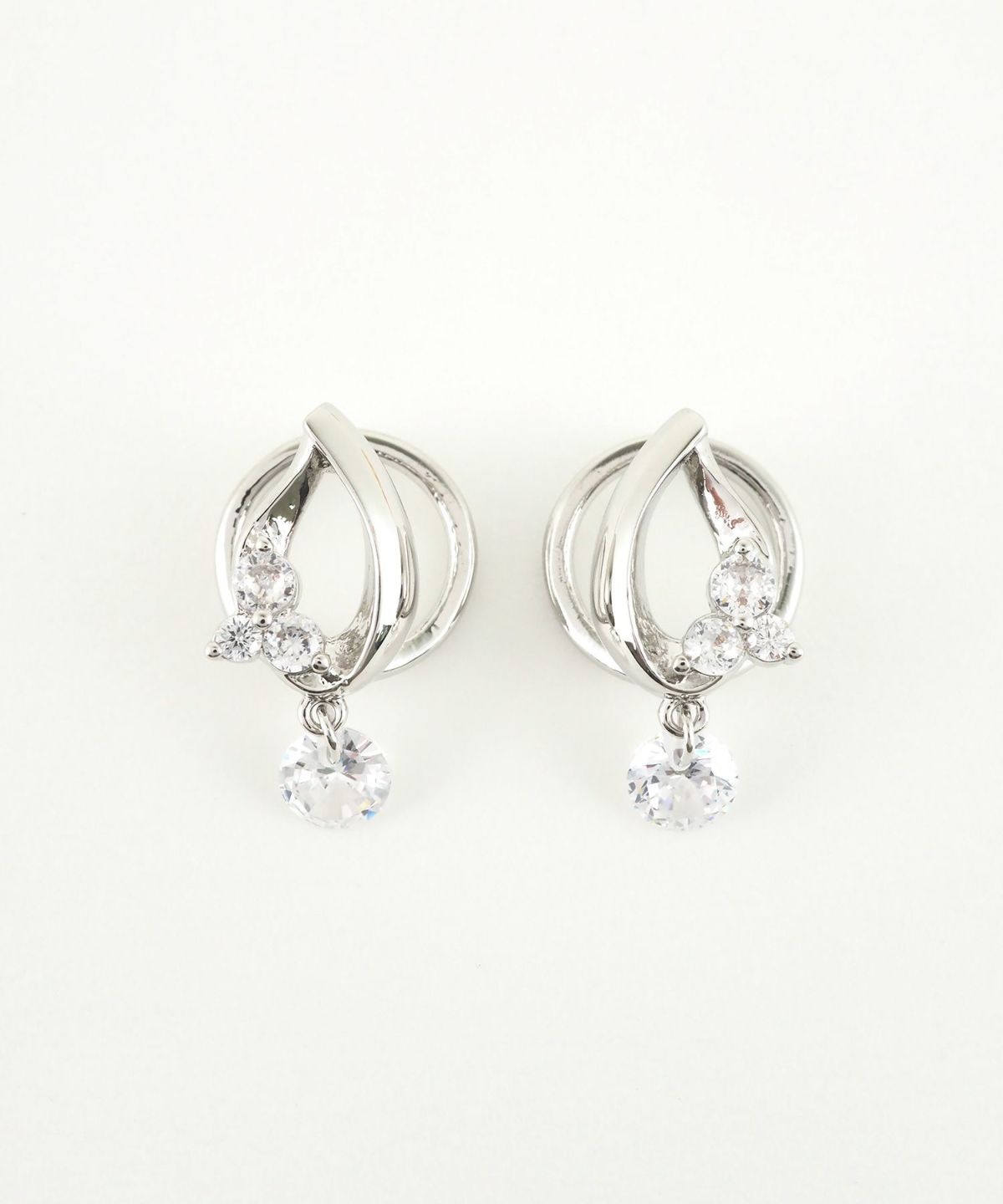 ピュアドロップラウンドメタルイヤリング