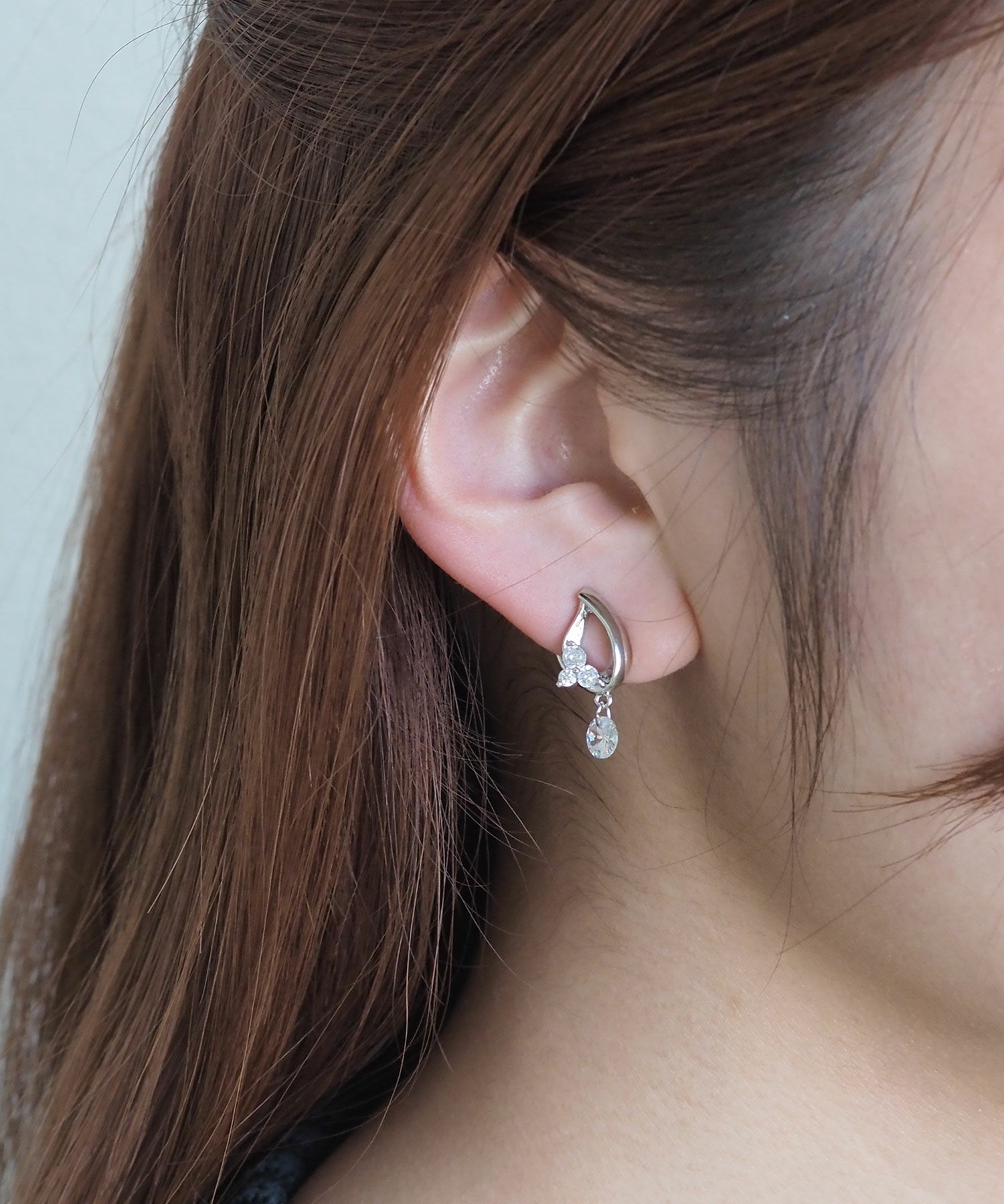 ピュアドロップラウンドメタルイヤリング