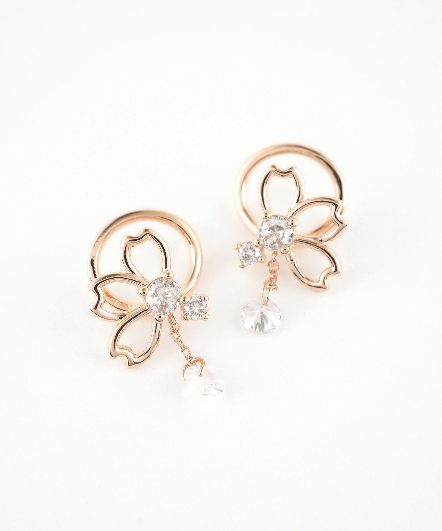 ルーチェサクララウンドメタルイヤリング