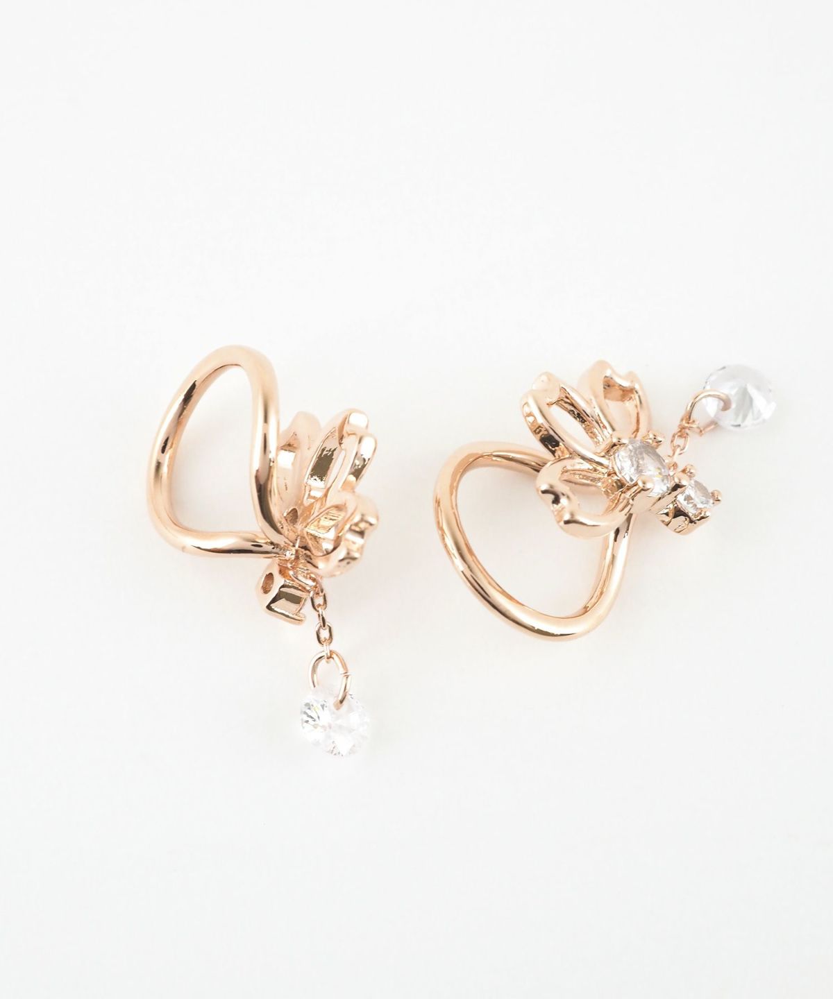 ルーチェサクララウンドメタルイヤリング