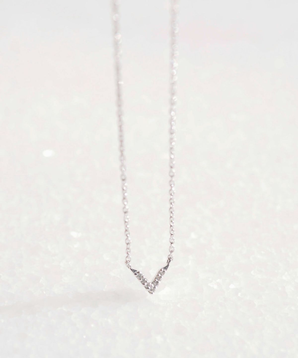 [SV925]Vモチーフメレダイヤモンドプチペンダント