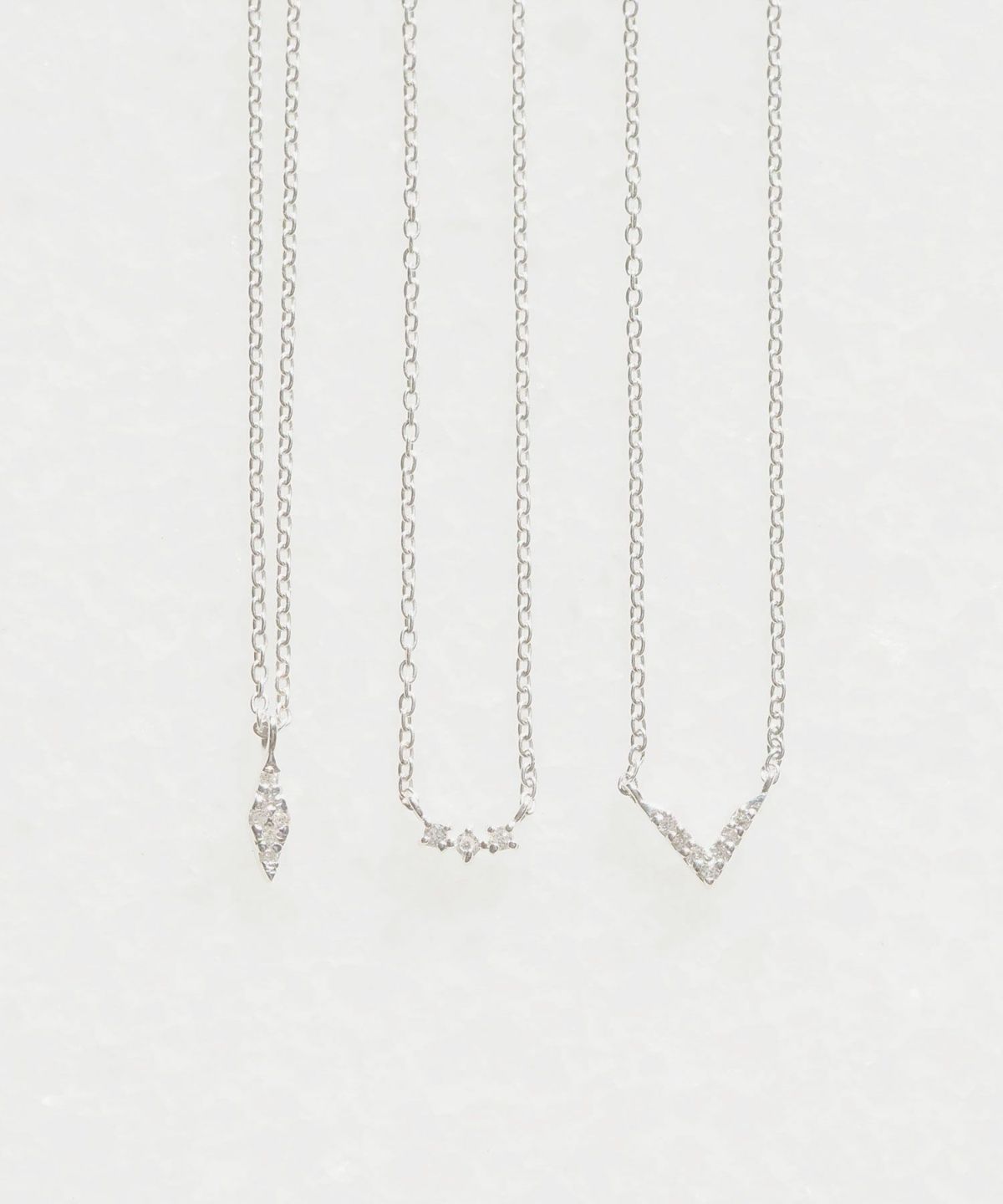 [SV925]Vモチーフメレダイヤモンドプチペンダント