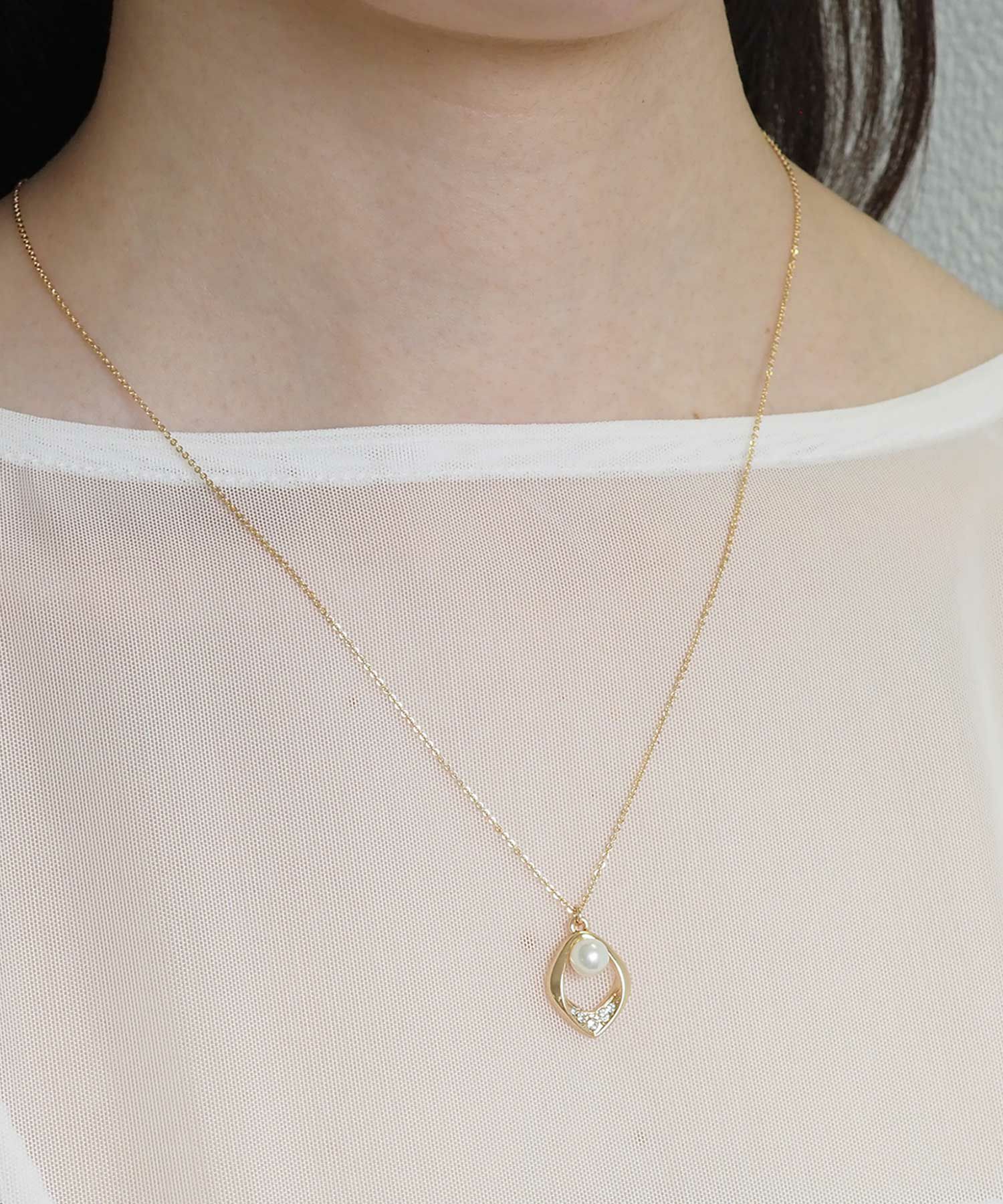 パールストーンマグネットネックレス