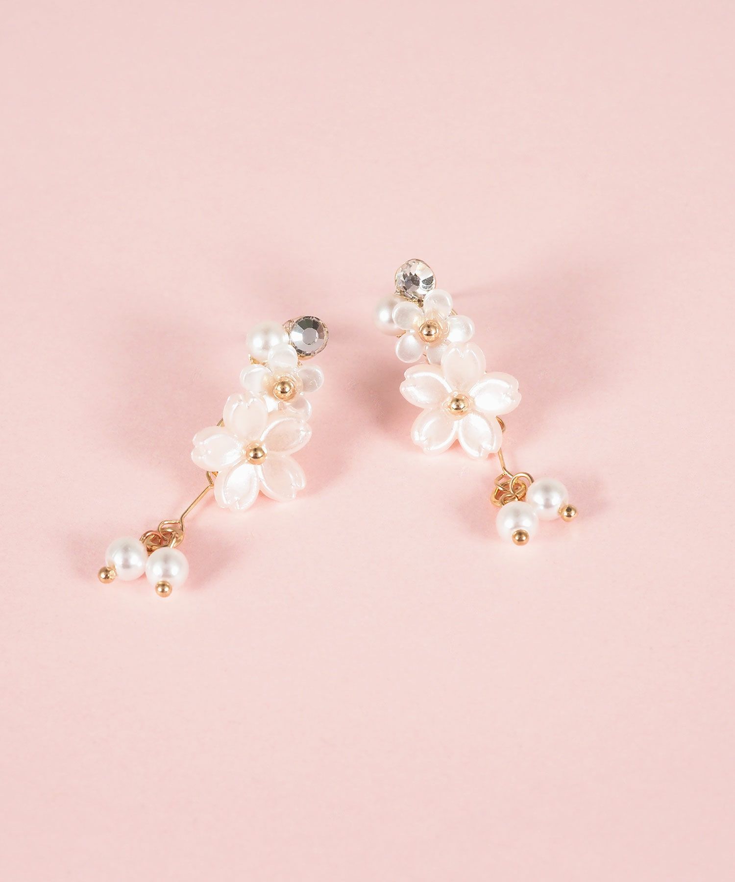 SAKURAパールチタンポストピアス