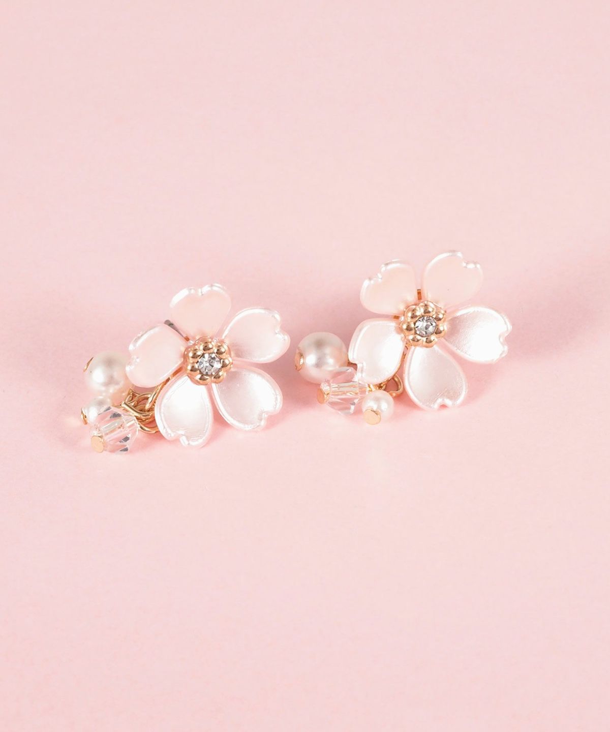 SAKURAチタンポストピアス