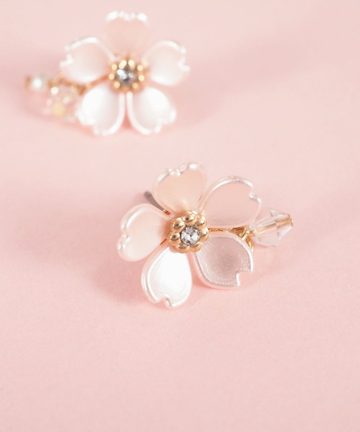 SAKURAチタンポストピアス