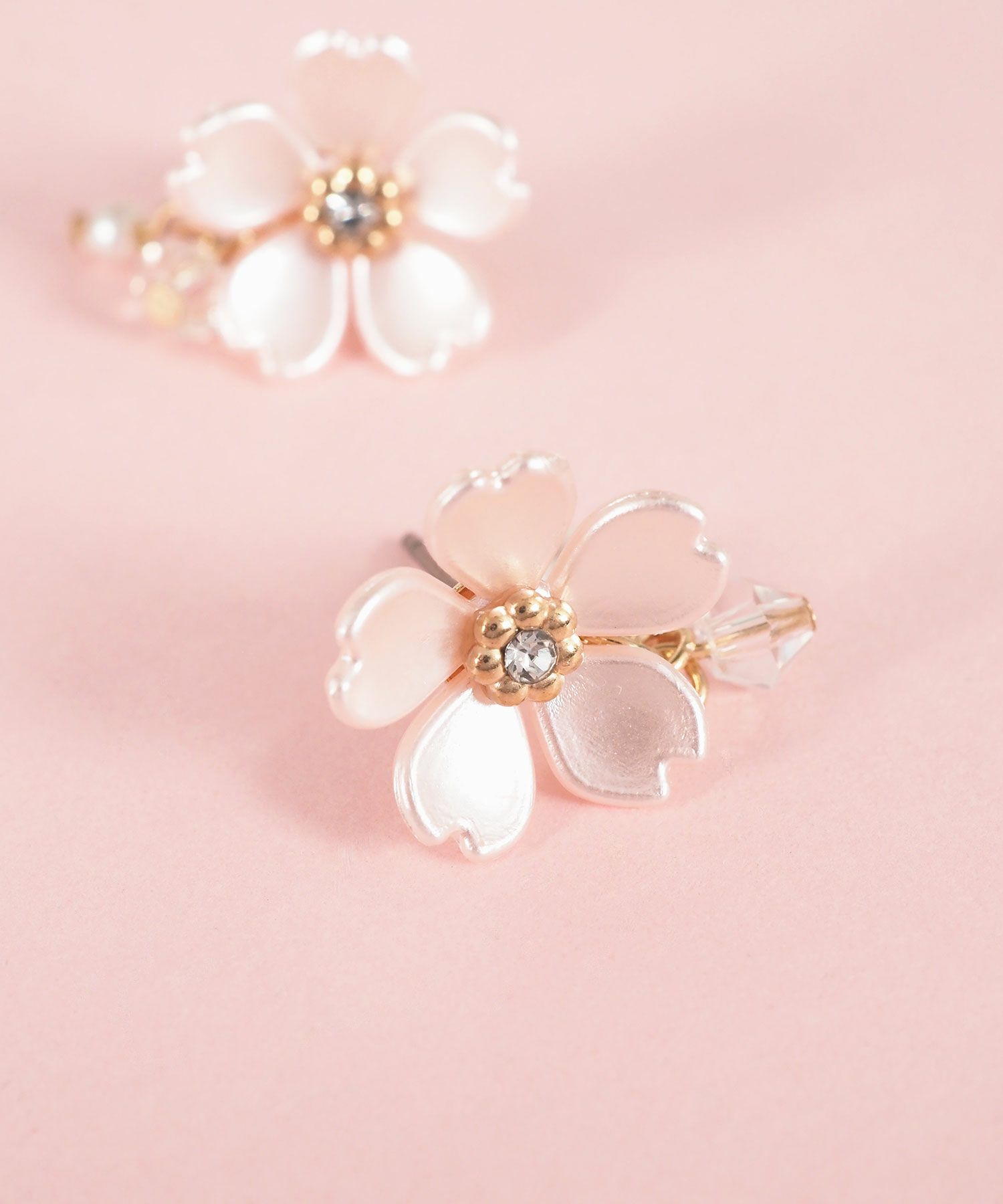 SAKURAチタンポストピアス