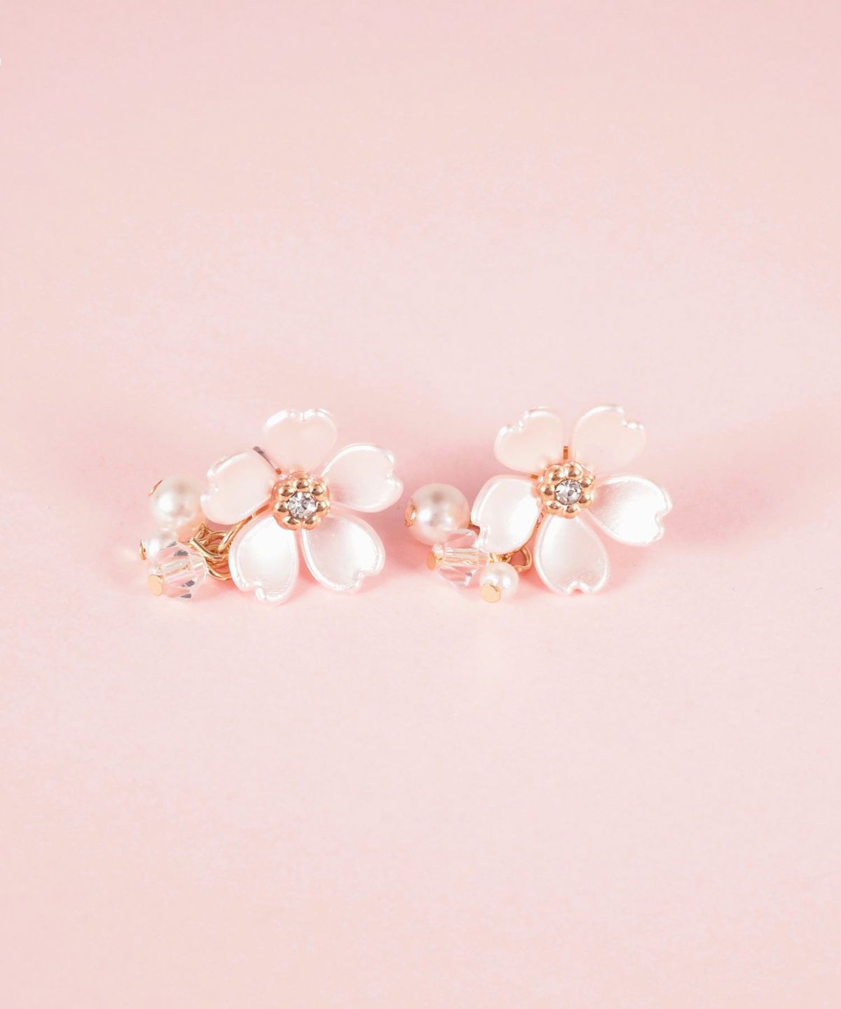 SAKURAチタンポストピアス