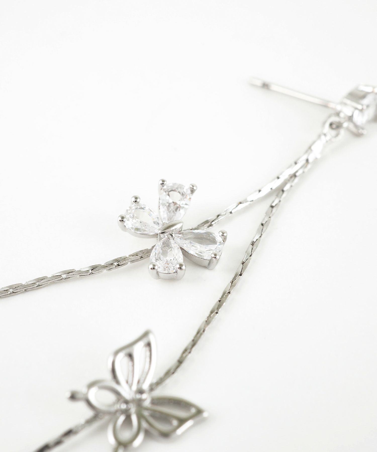 ダブルバタフライチェーンチタンポストピアス