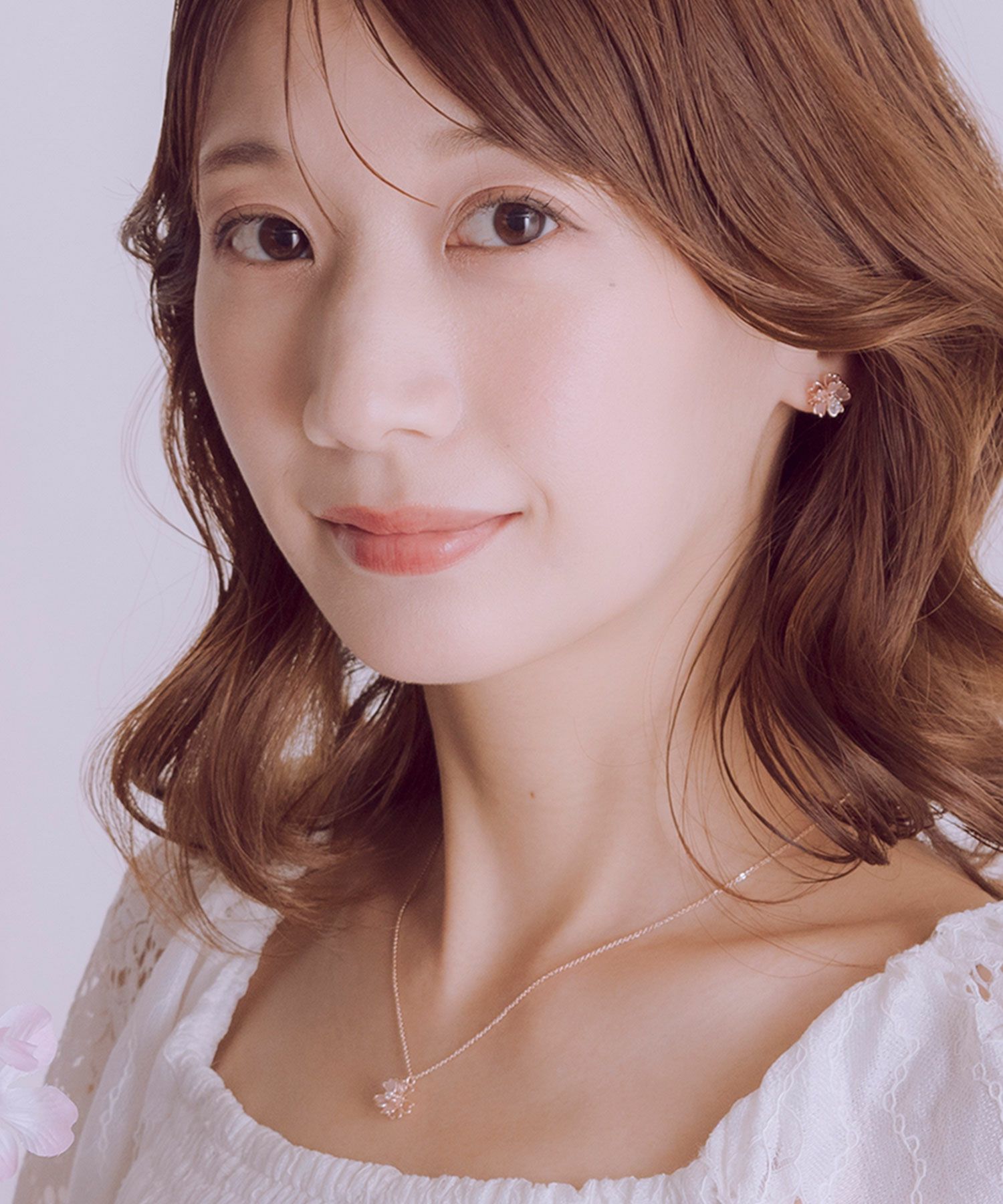 サクラシャインラインチタンポストピアス