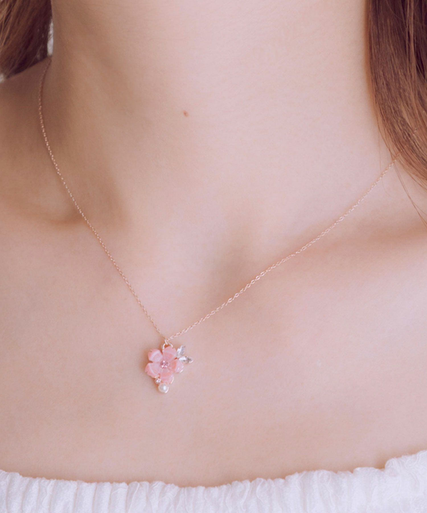 サクラドロップネックレス