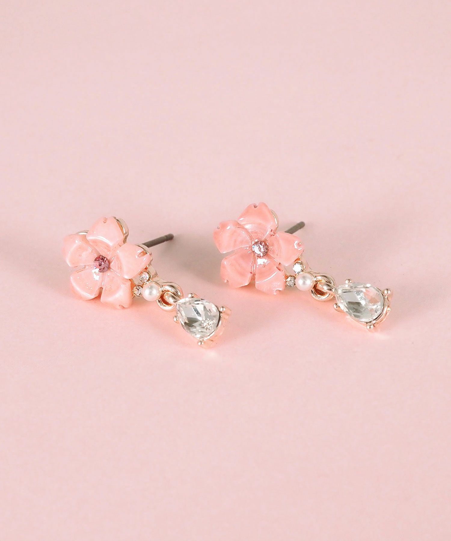 サクラドロップビジューチタンポストピアス