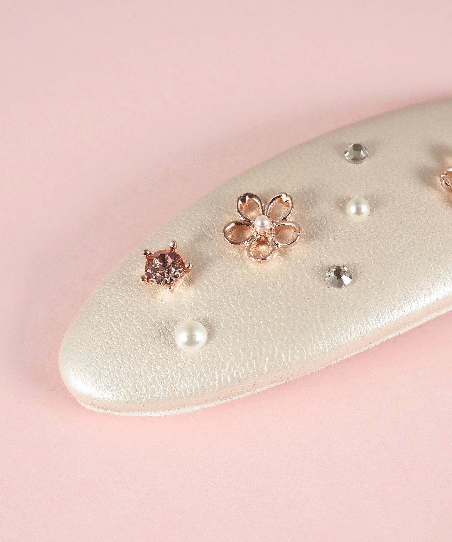 サクラオーバルレザーピン