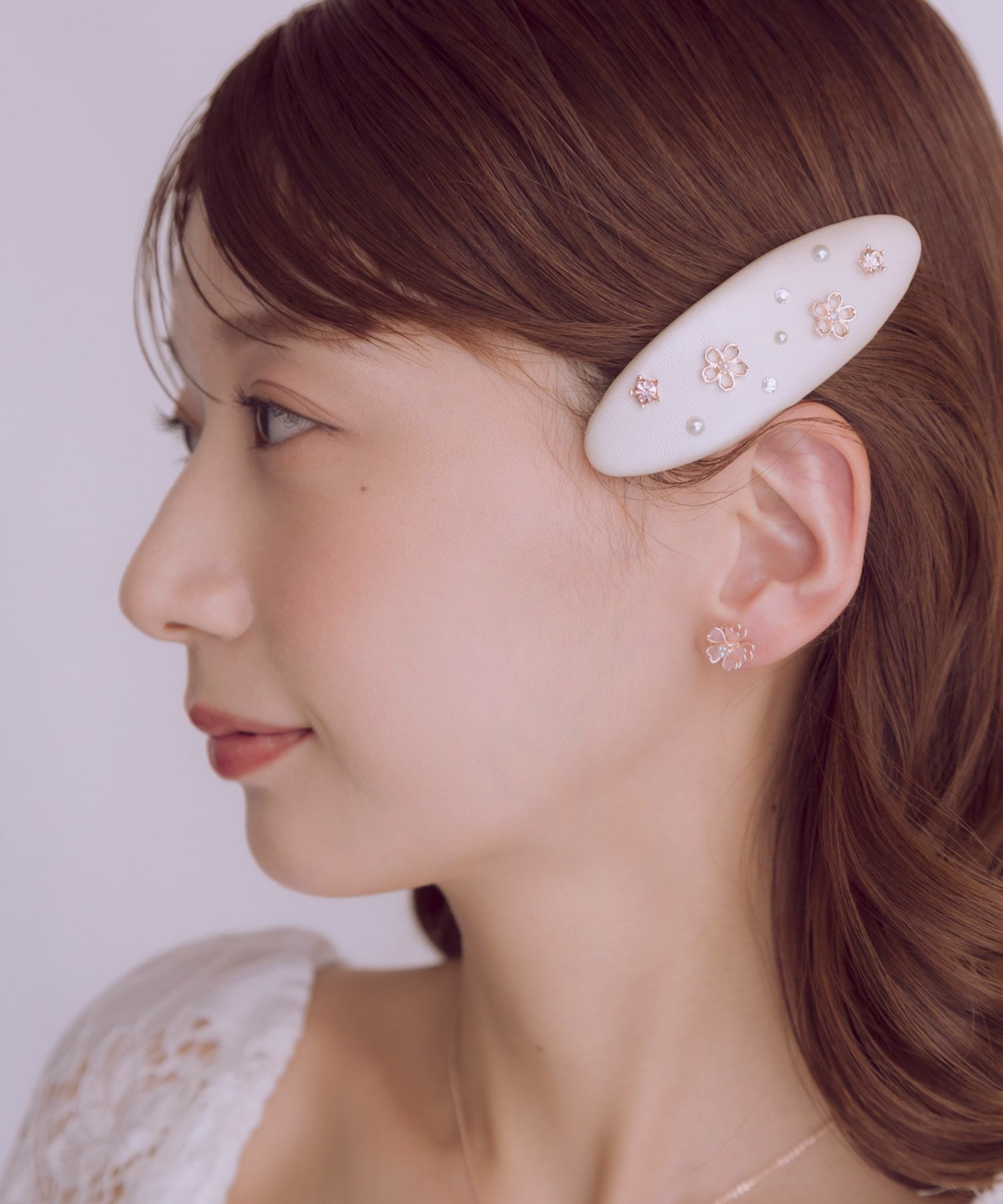 サクラオーバルレザーピン