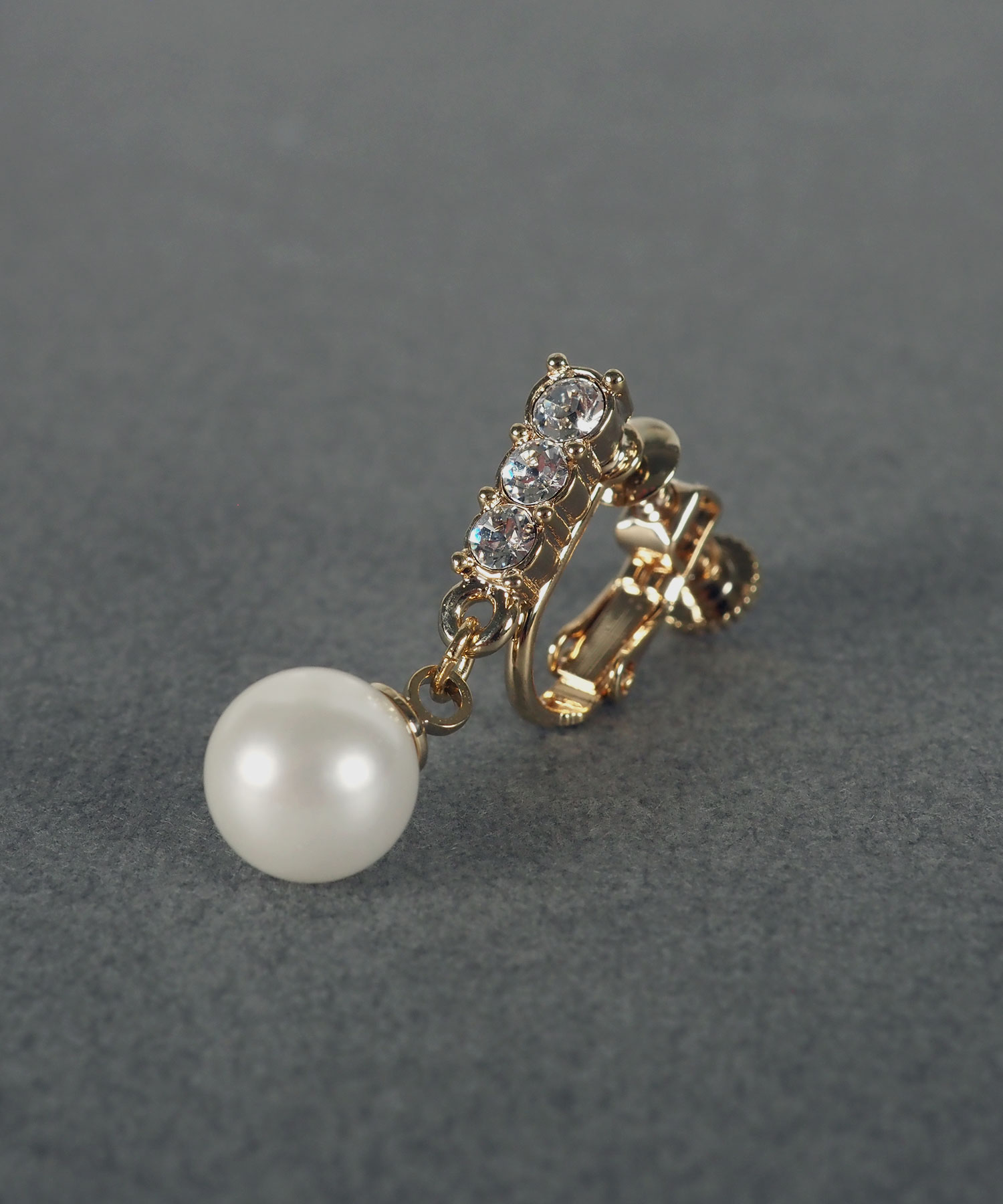 スリーグレインズパールイヤリング【MUK voyalibre】