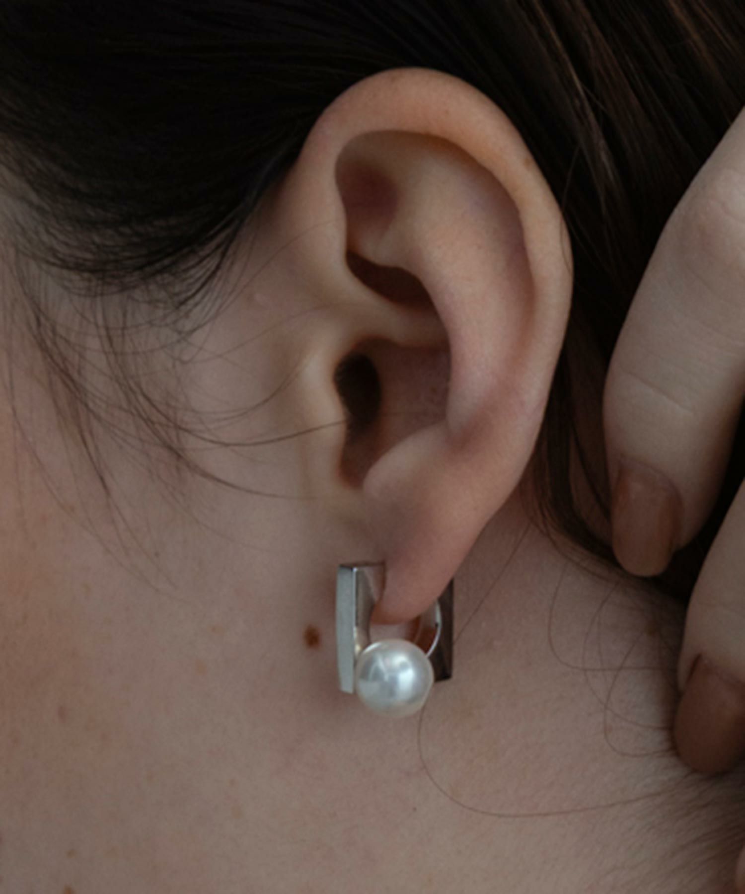 ポリッシュシェルパールスクエアチタンポストピアス | 【公式】MUK