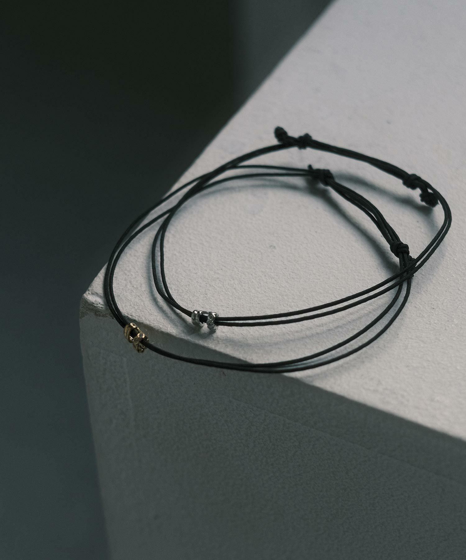 タイニーラインメタルコードブレスレット