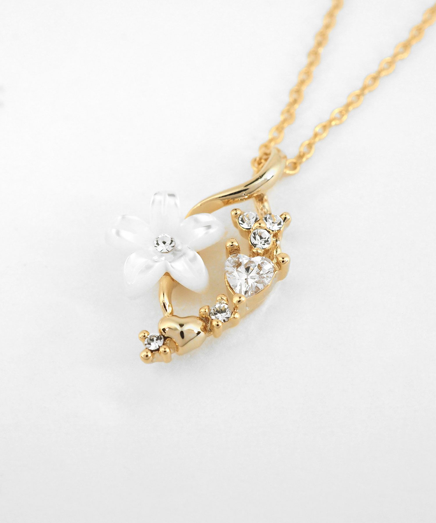 白蝶貝フラワーハートフイユネックレス