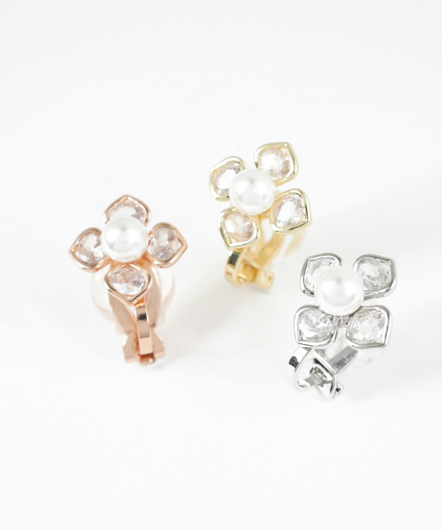 パールフラワービジュークリップイヤリング