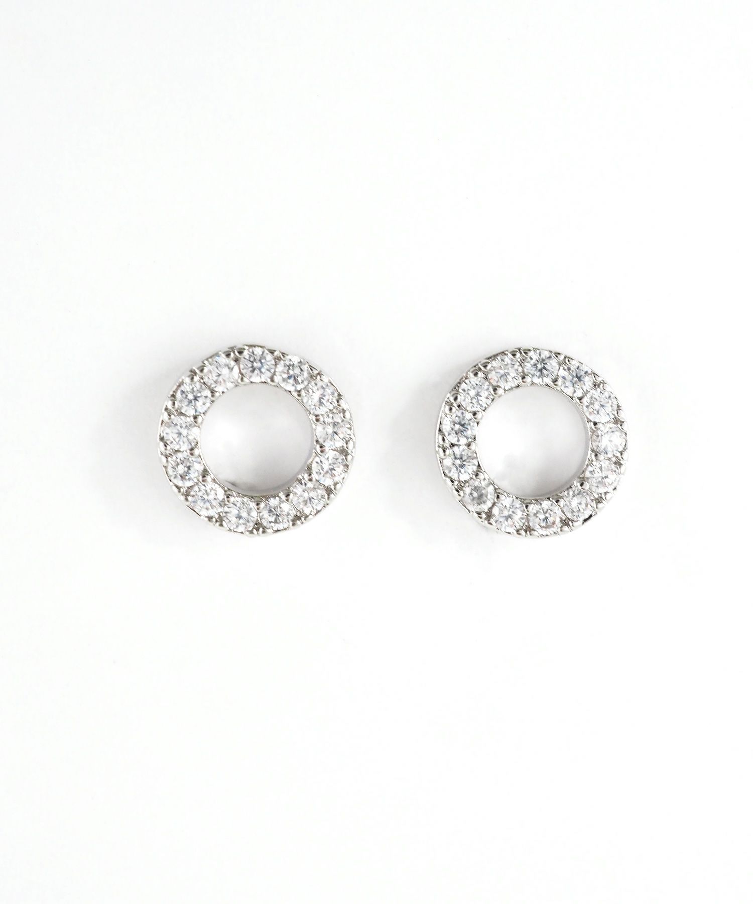 パヴェサークルスレッドレスサージカルステンレスポストピアス