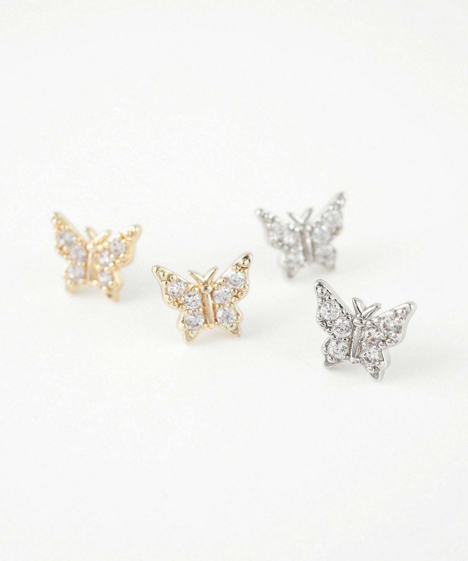 バタフライスレッドレスサージカルステンレスポストピアス