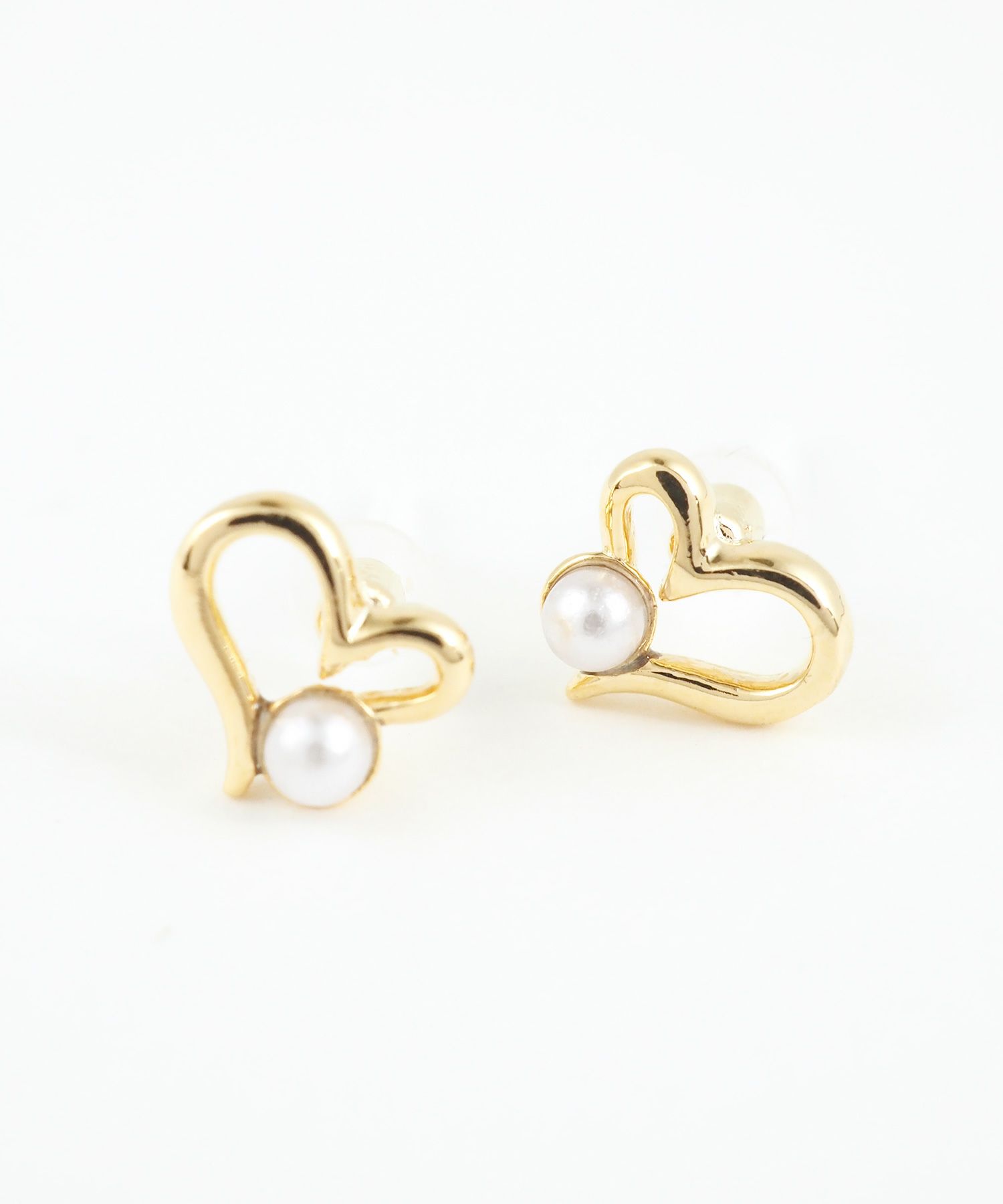 ポイントパールハートセラミックポストピアス