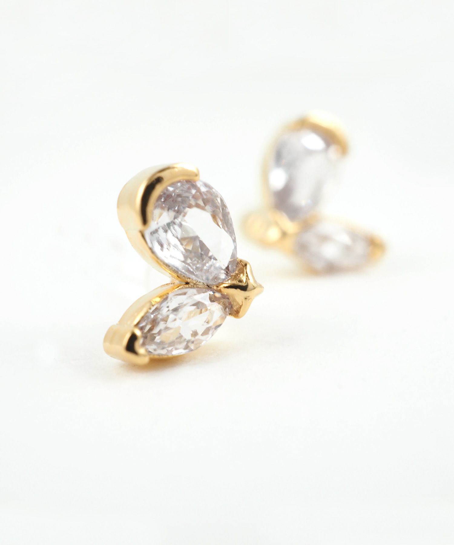 バタフライジルコニアセラミックポストピアス