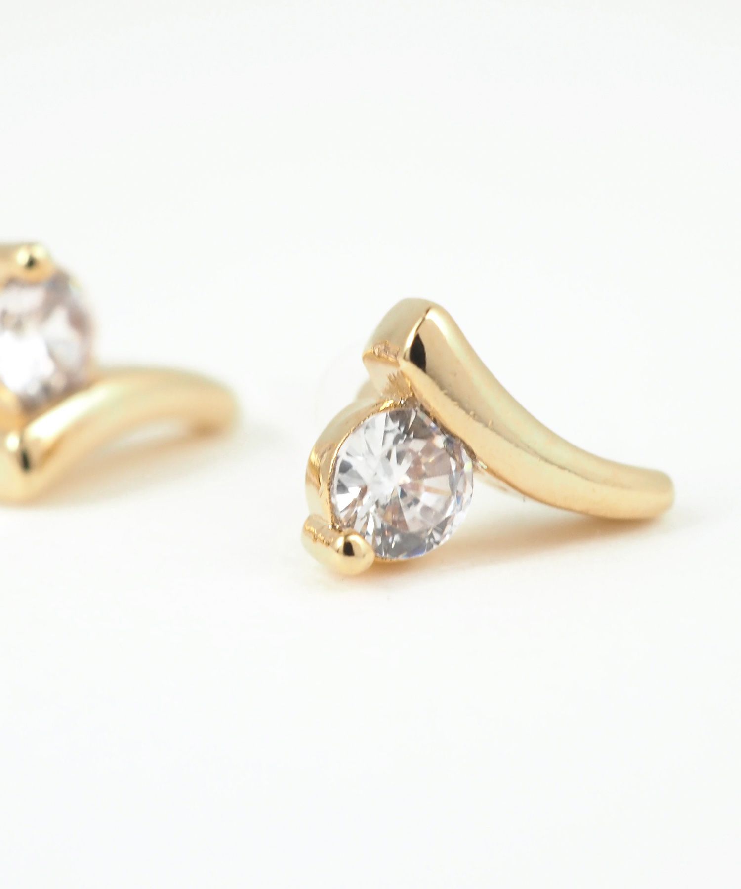 カーブジルコニアセラミックポストピアス