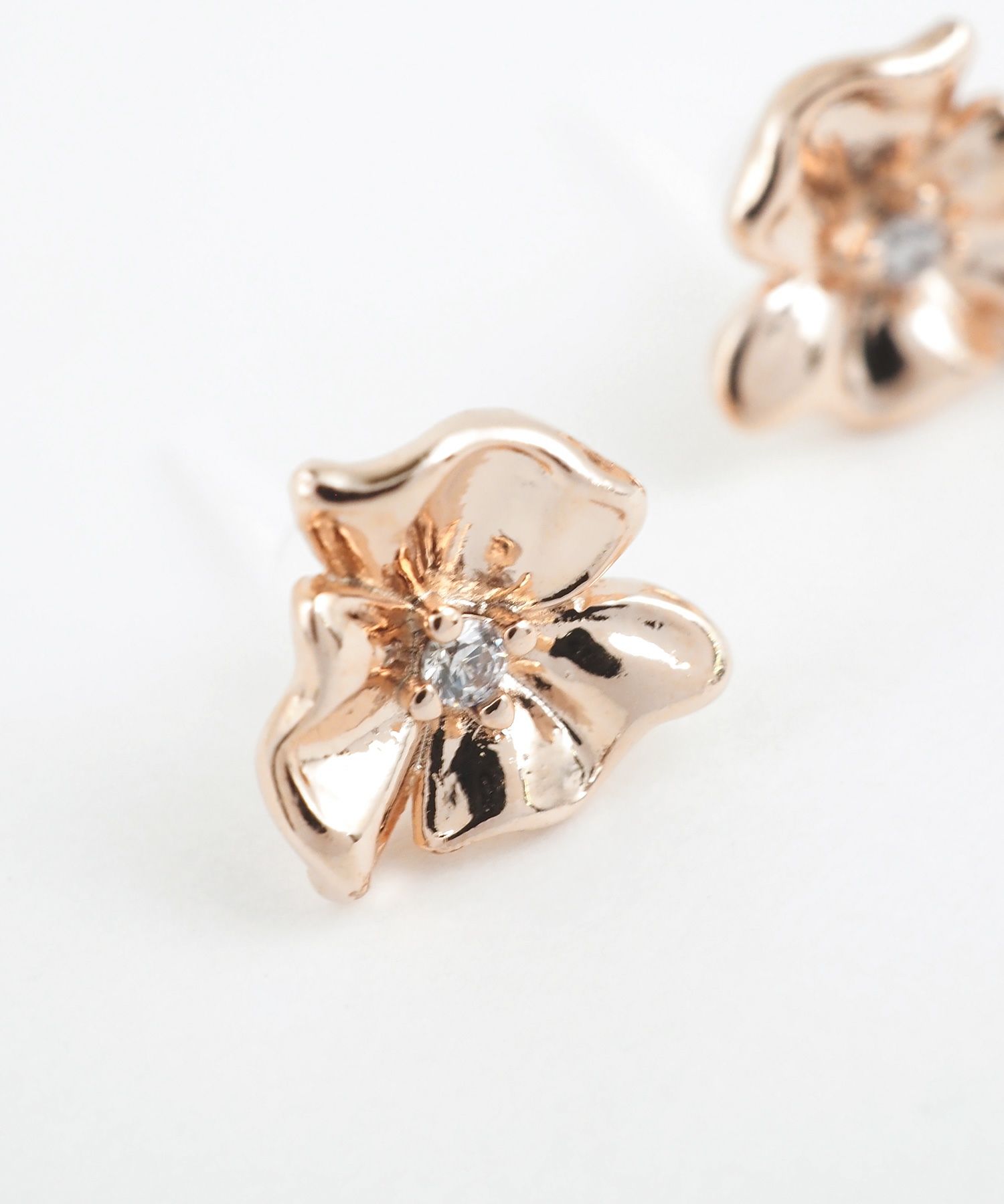 メタルフラワージルコニアセラミックポストピアス