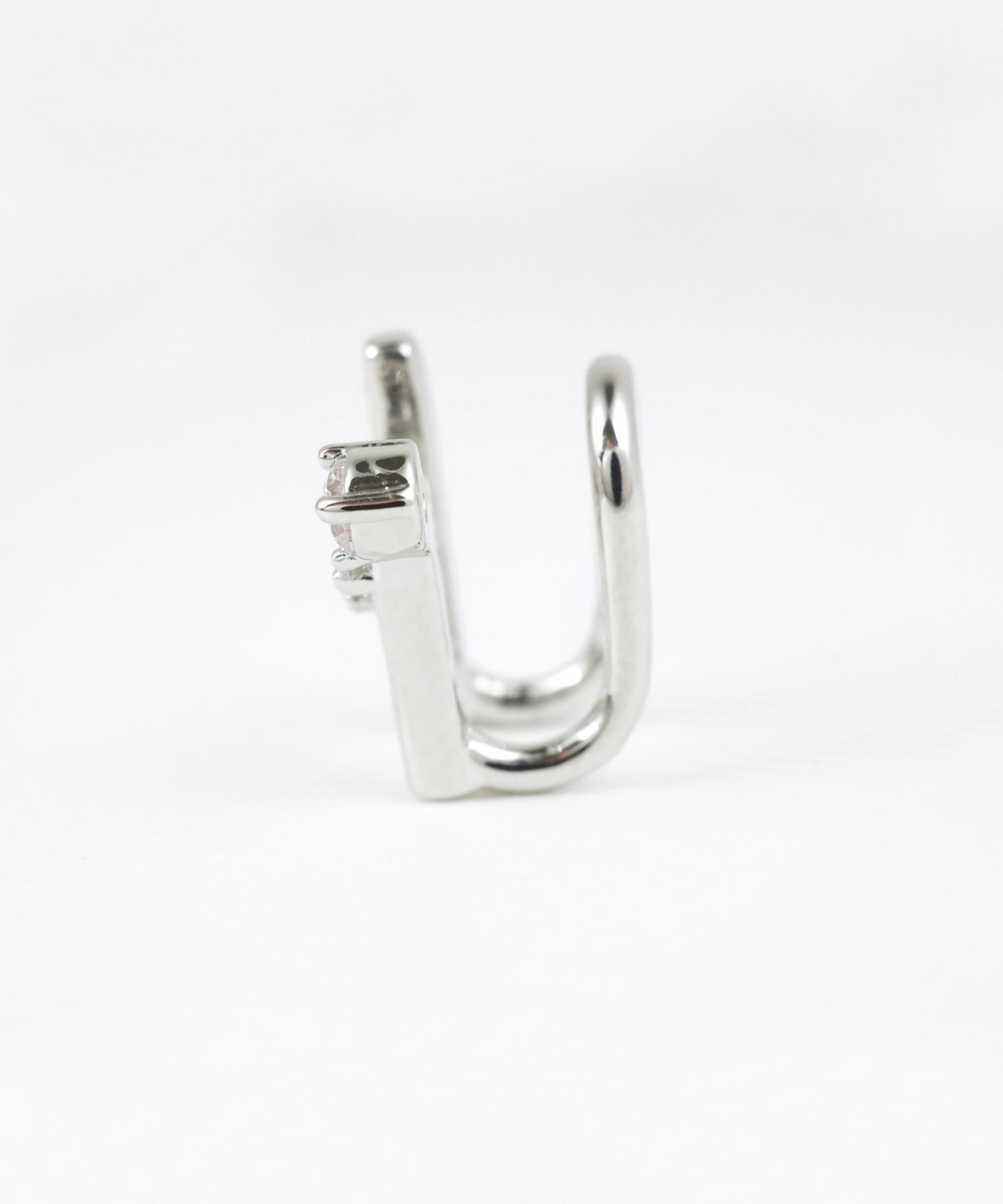 ツインジルコニア＆バーラウンドメタルイヤリング