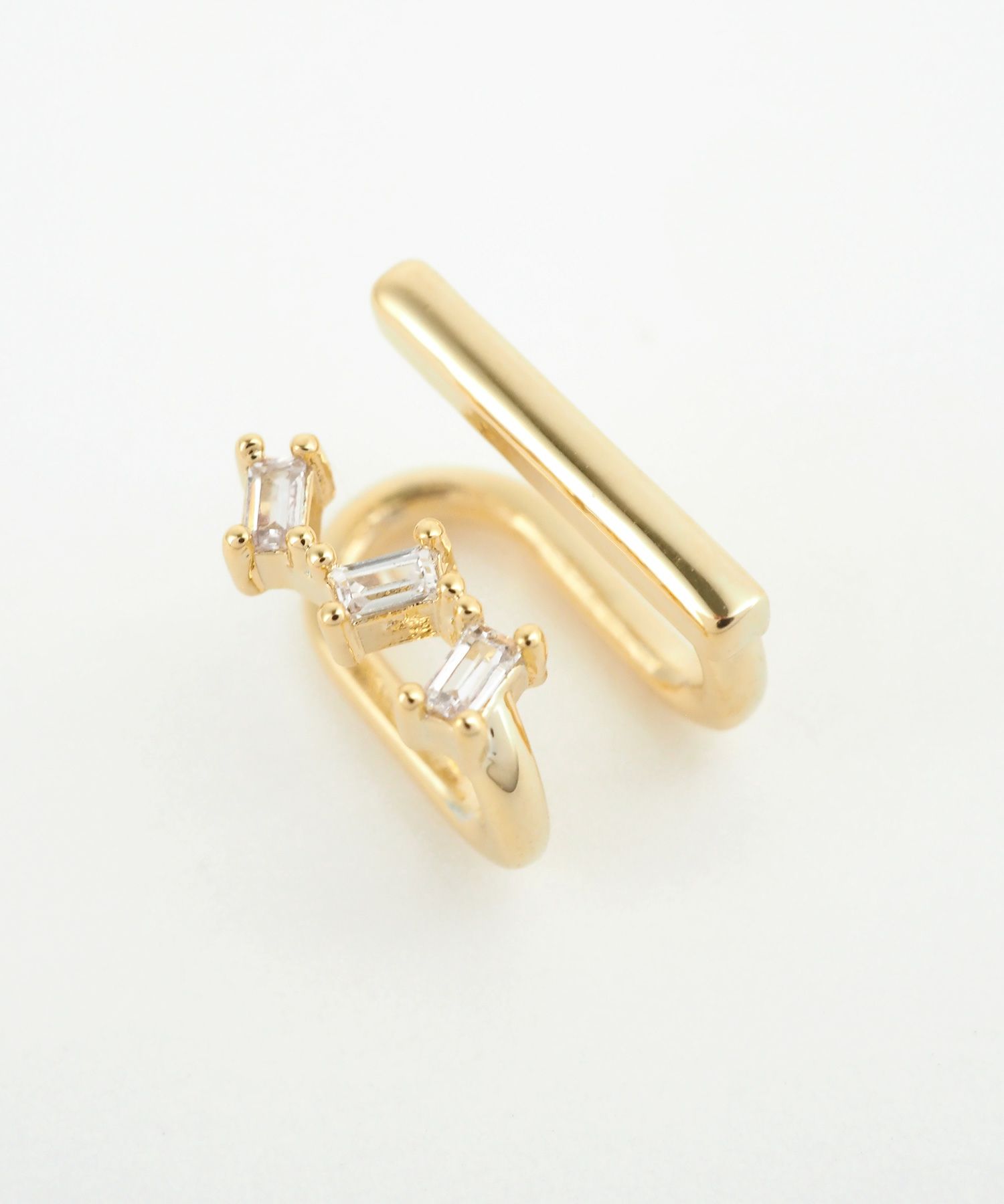 バゲットジルコニア＆バーラウンドメタルイヤリング